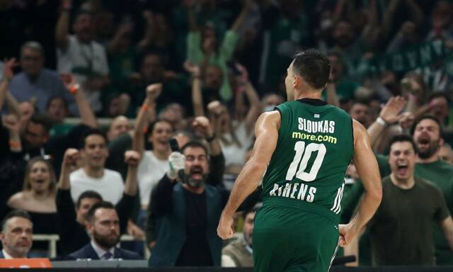 sloukas panathinaikos metagrafi