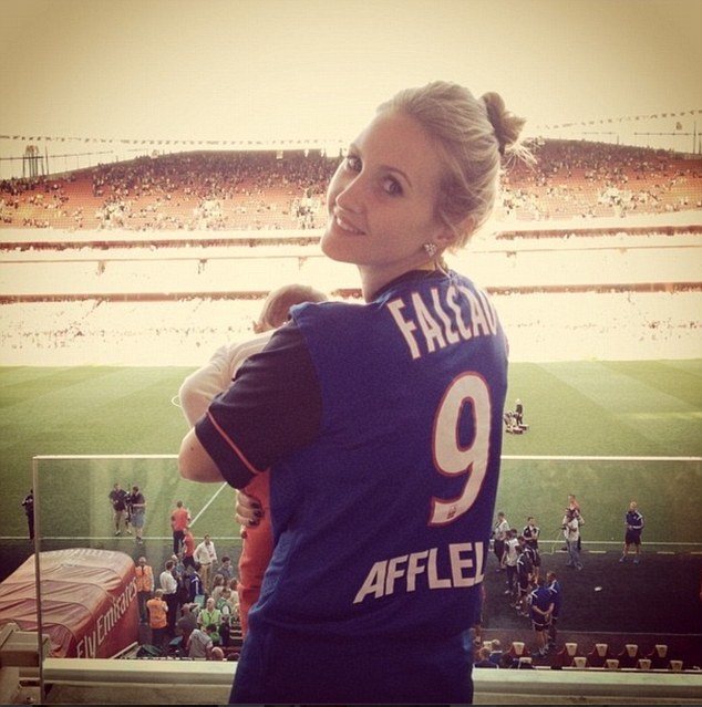 1407146570245 Image galleryImage FALCAO S WIFE PNG