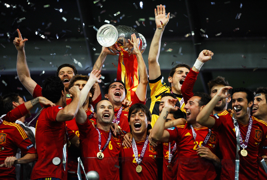 Spain winning EURO 2012 title