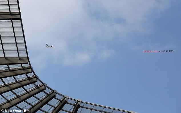 1411343920361 wps 33 A plane flies over the Et