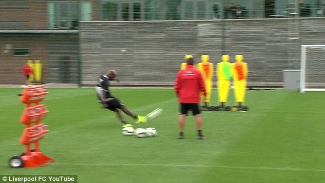 1411728561721 wps 8 Mario Balotelli free kick