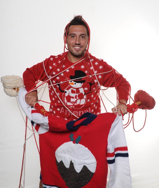Arsenal-Christmas-Jumpers 1