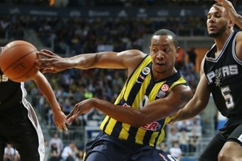 andrew-goudelock-against-the-spurs-photo-fenerbahce-org