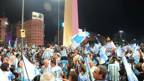 hinchas-Racing-coparon-Obelisco OLEIMA20141215 0022 5