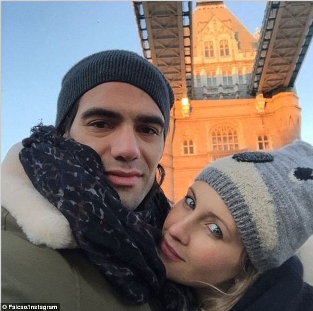 25ABAACD00000578-2953413-Falcao wished a happy Valentines Day to everyone especially the -a-19 1423927599068