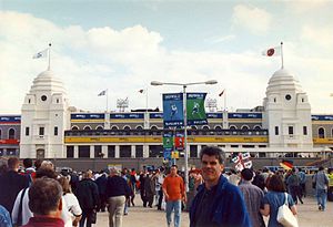 300px-Wembley Twin_Towers