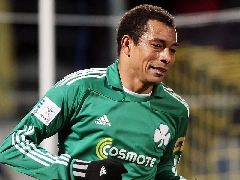 Στην έξοδο και ο Ζιλμπέρτο