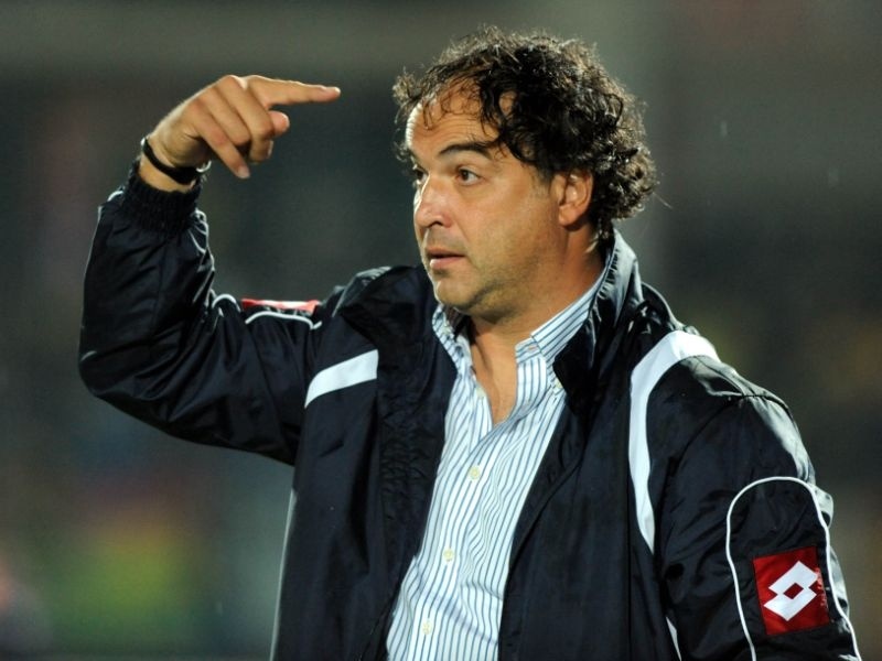 Αναζητώντας τον επιθετικό