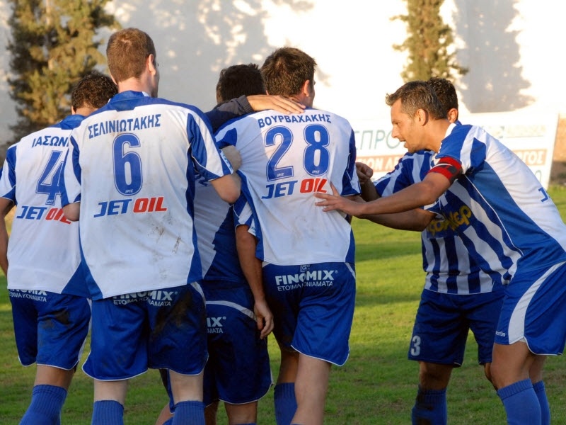 Ψάχνει επιθετικό