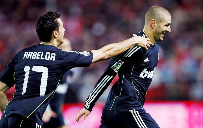 Η αγκαλιά στον Μπενζεμά