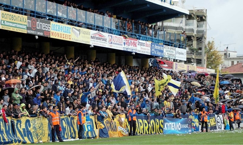 Με κόσμο τα «Καναρίνια»