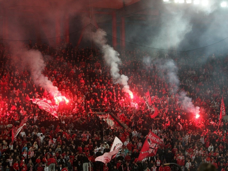 Τέλος τα «μαγικά χαρτάκια»