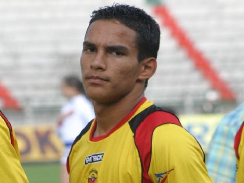 Άργησαν τα χαρτιά του Αρίας