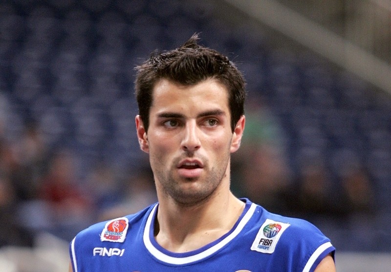 Νίκησε τον Αμύντα και ανεβαίνει...