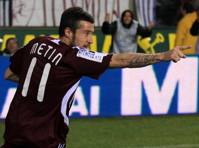 Τώρα μιλά η (βυσσινί) φανέλα