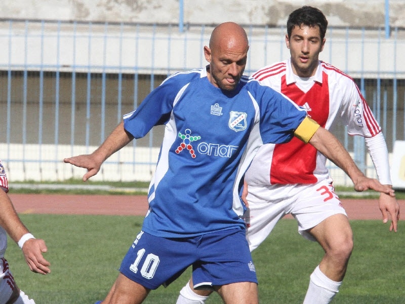 Μένει ο Καραδήμος