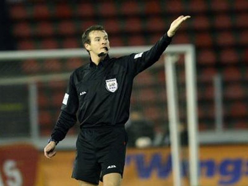 Τσέχοι οι διαιτητές με Σίτι