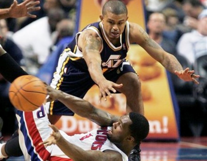 Δύσκολα οι Πίστονς