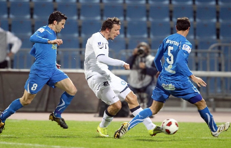 Ευέλικτο σχήμα χωρίς… ψηλό