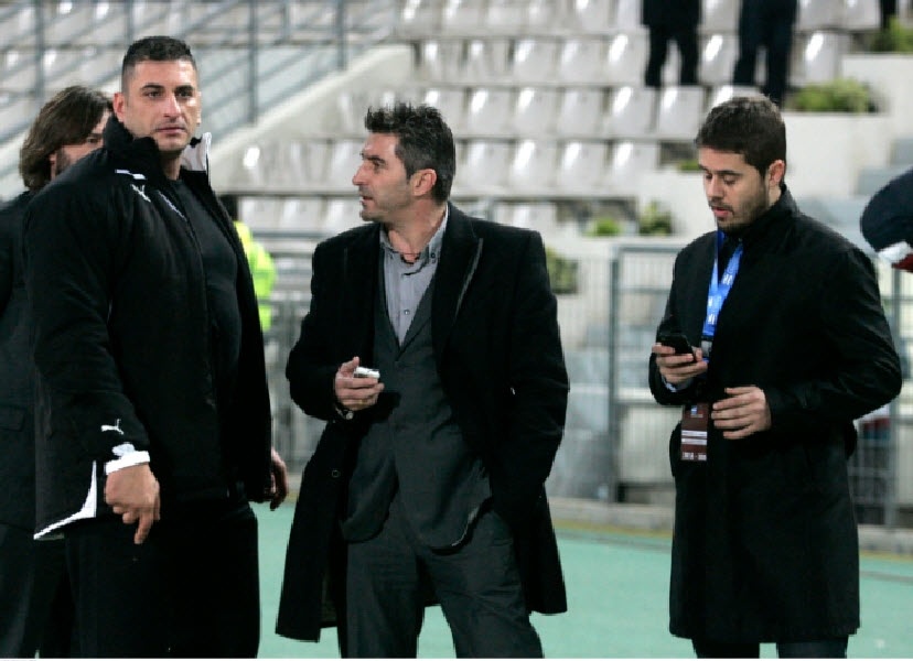 Προέδρου παρόντος…