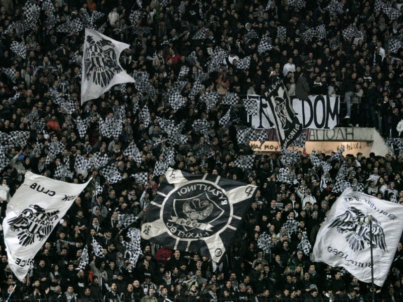 «Κράξιμο» από Θύρα 4