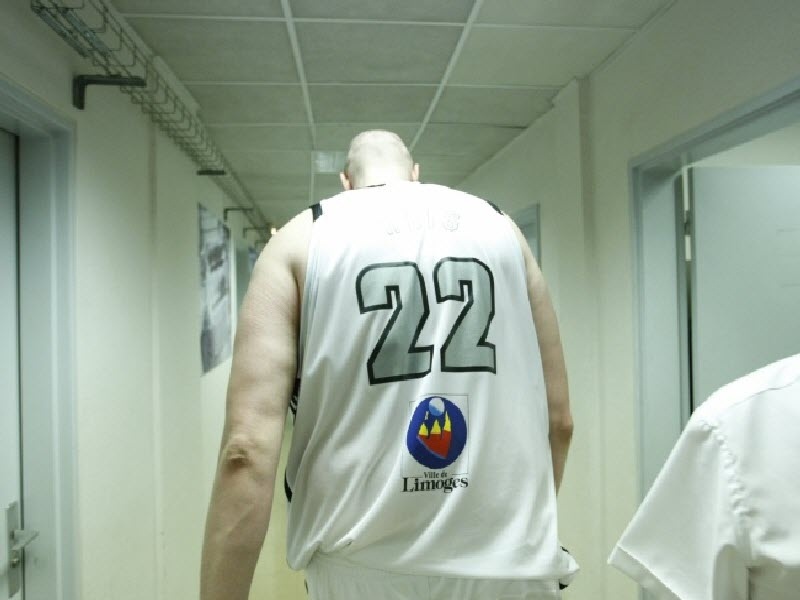 Αποσύρεται ο Βάις