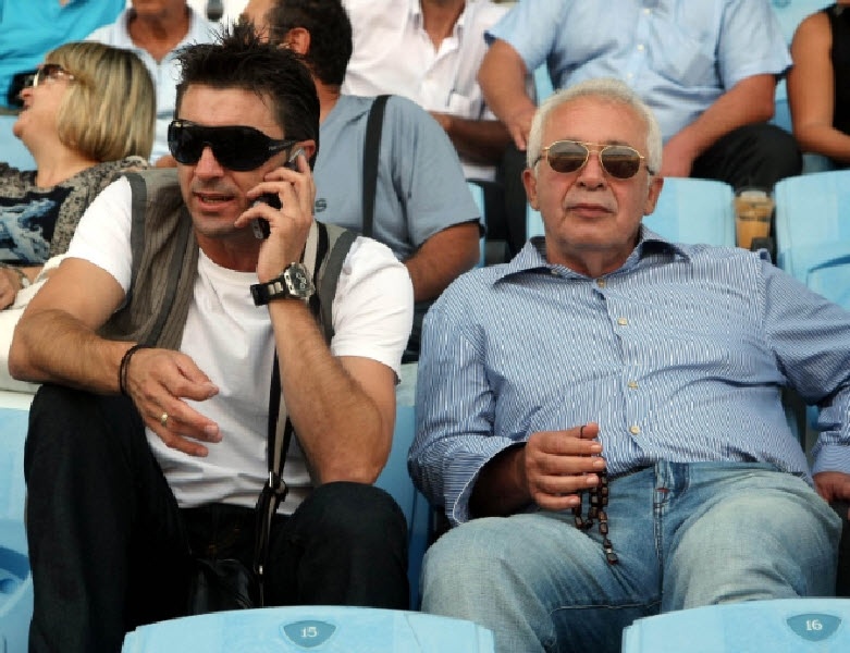 Απέχει ο Ζαγοράκης