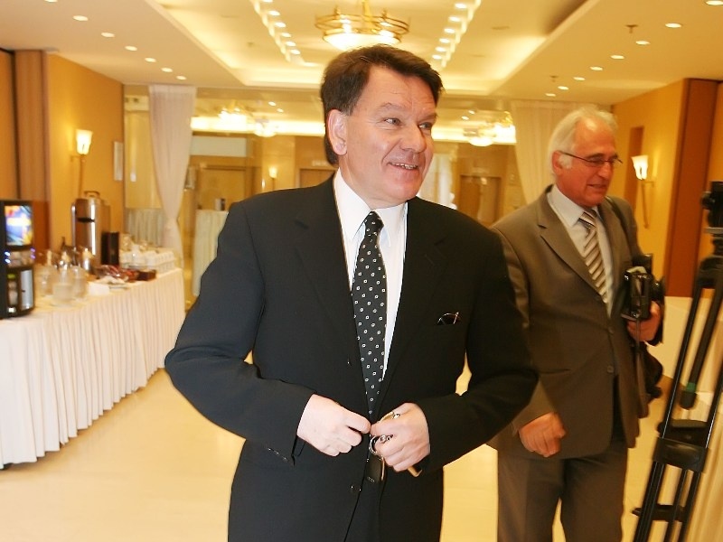 «Δέχομαι απειλές για τη ζωή μου»