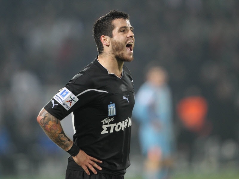 «Έβγαλε» την φανέλα ο Βιεϊρίνια