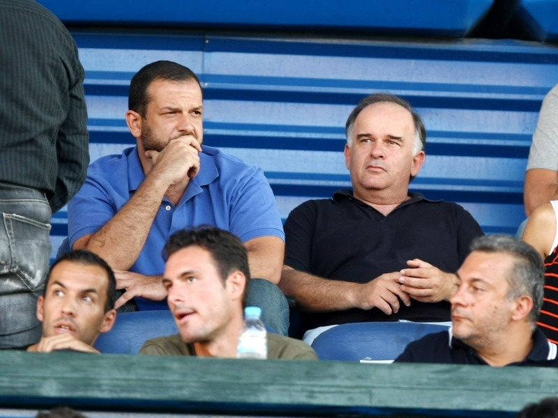 Σφίγγει ο… κλοιός στην ΑΕΚ