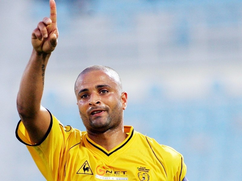 Χαμηλοί τόνοι από Κένεντι