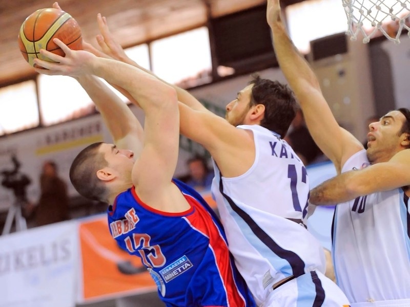 Χειρουργείο για Καββαδά