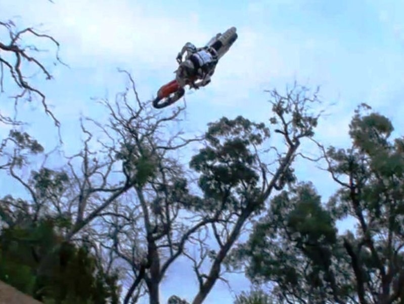 Το πρώτο front flip 360