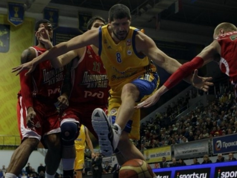 Με κατοστάρα η Χίμκι