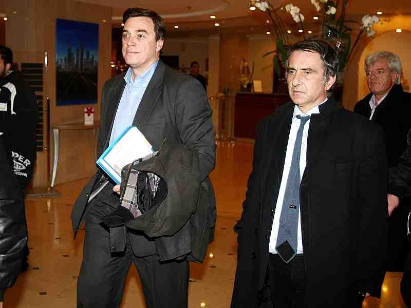 «Εκφυλισμός των θεσμών»