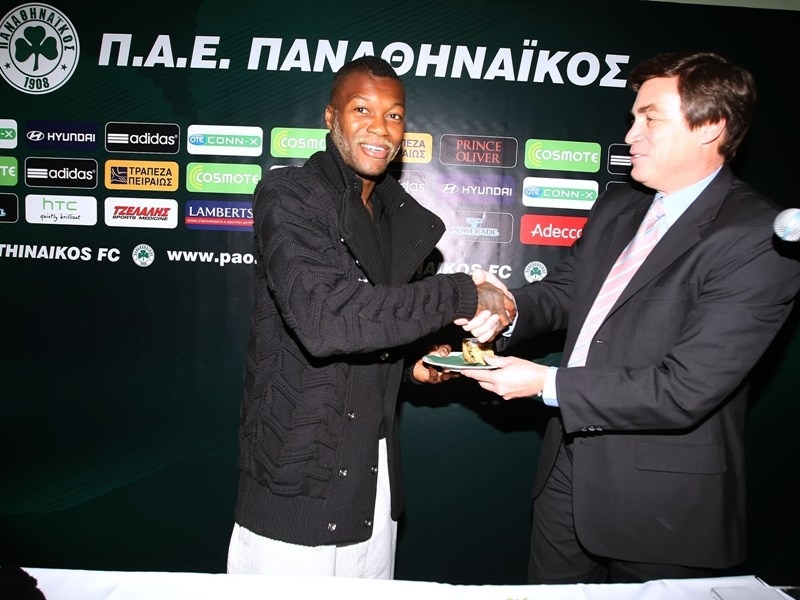 «Κανείς δεν θέλει να φύγει ο Σισέ»