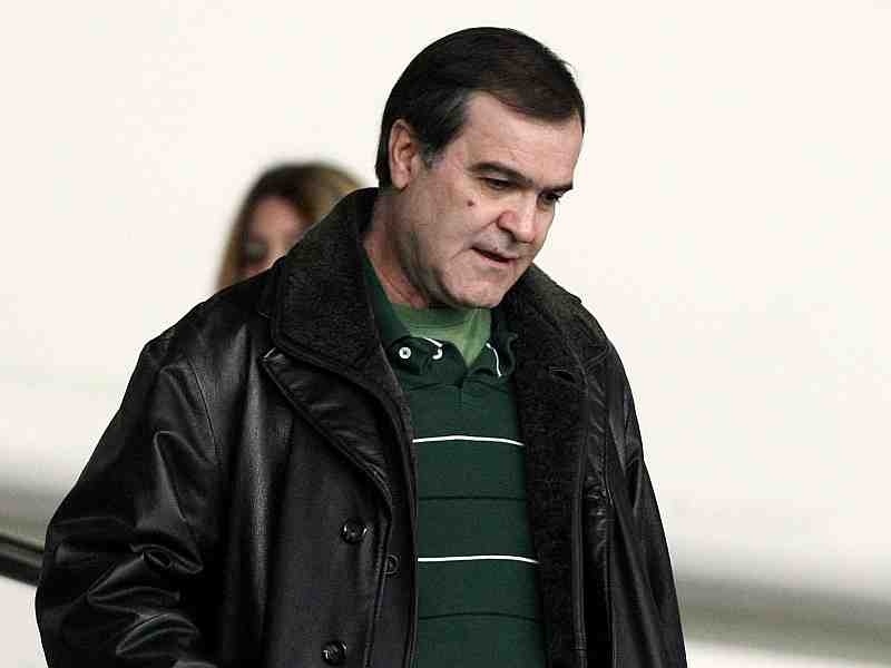 Εκτός ο Βγενόπουλος