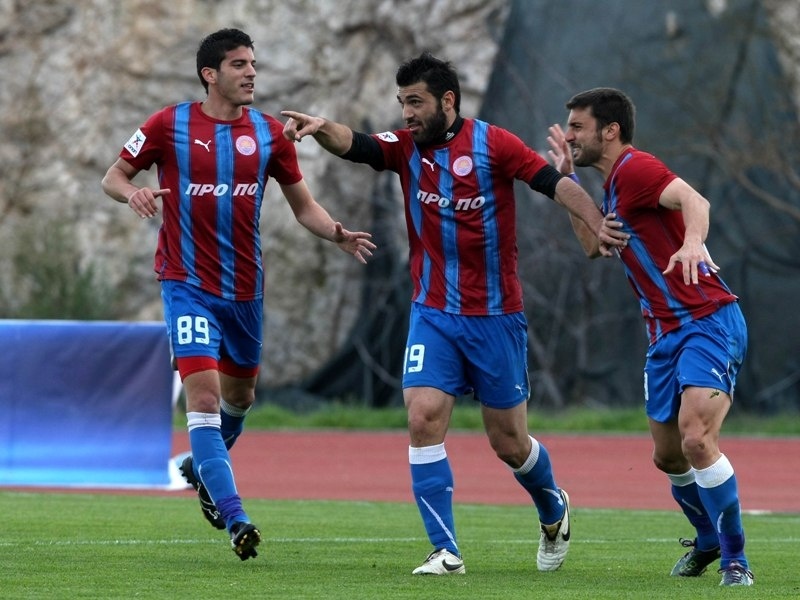 «Μέσα» ο Κρητικός