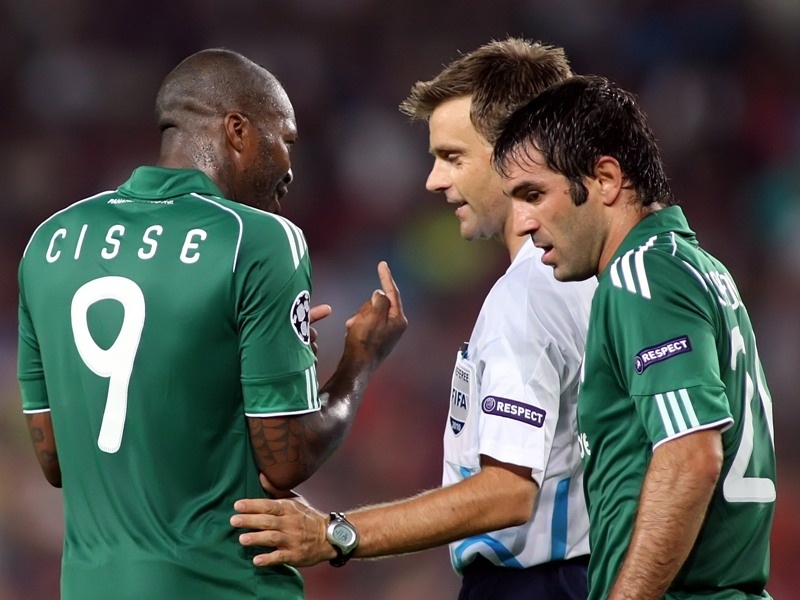 «Κοκορομαχία» Σισέ και Καραγκούνη!