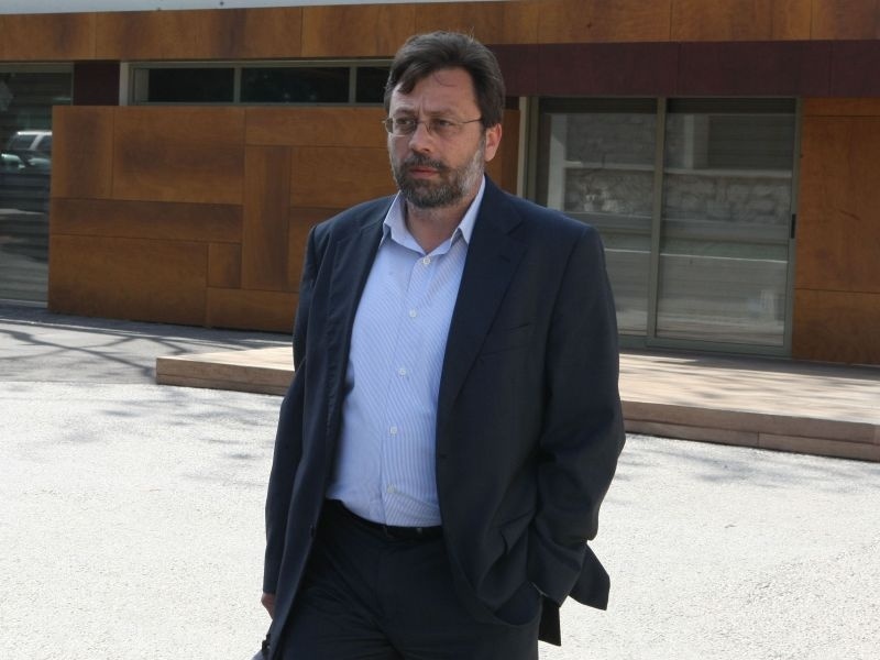 Διώξεις σε Τάκη και Γωγάκο!