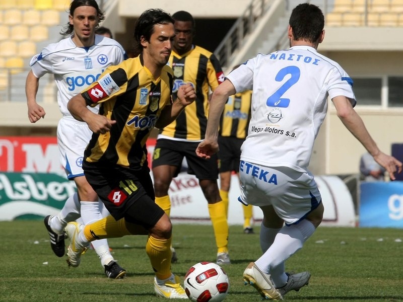 Τάσεις… φυγής από Λεάλ