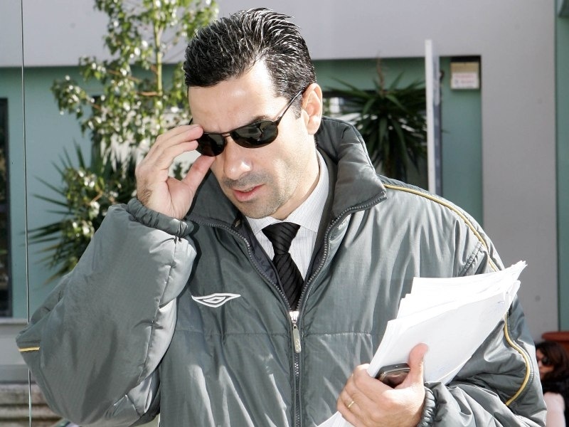 «Πληρώνεις και παίρνεις άδεια»