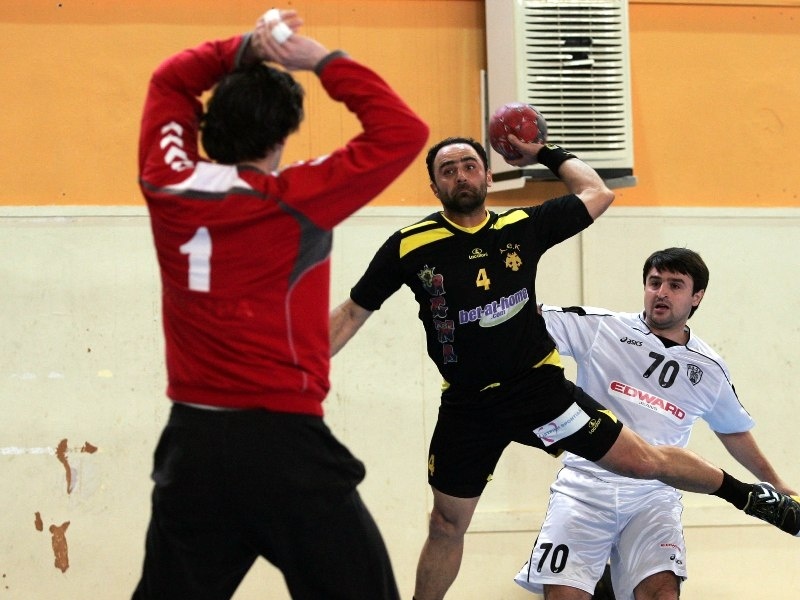 Δεν υπογράφει ο Κόμινεκ