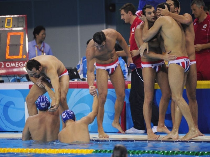 Μαζεύτηκαν και οι Σέρβοι