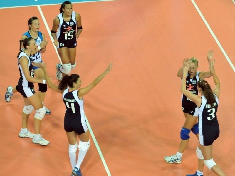 Απέναντι σε γνώριμα πρόσωπα