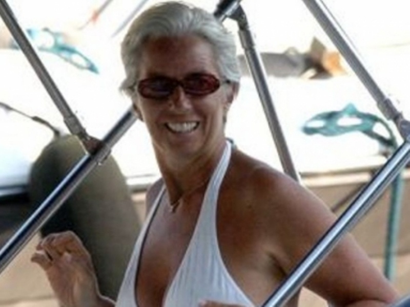 H Λανγκάρντ με μπικίνι