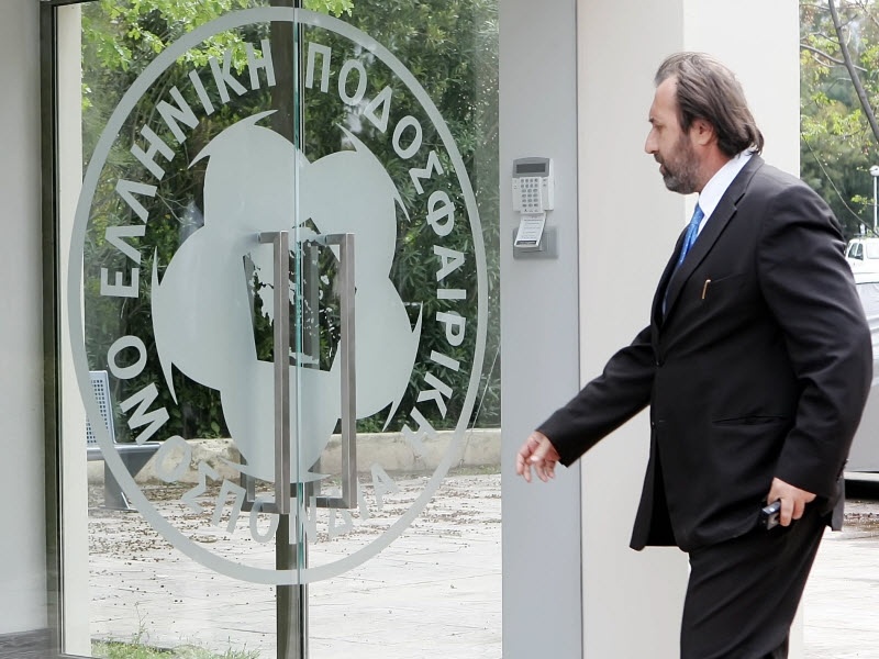 Με το μυαλό στην ΕΠΟ