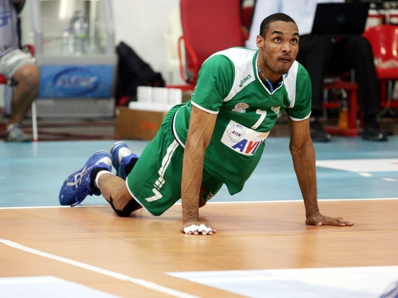 Ο Αγκάμεζ έκλεισε τον… χορό