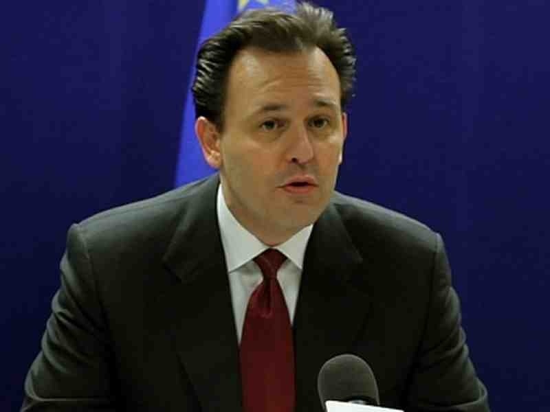 Δρούτσας: «Φωτογραφία αίσχος»