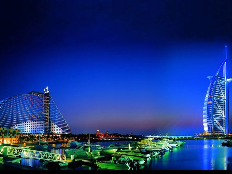 Παραμονή στα… Εμιράτα